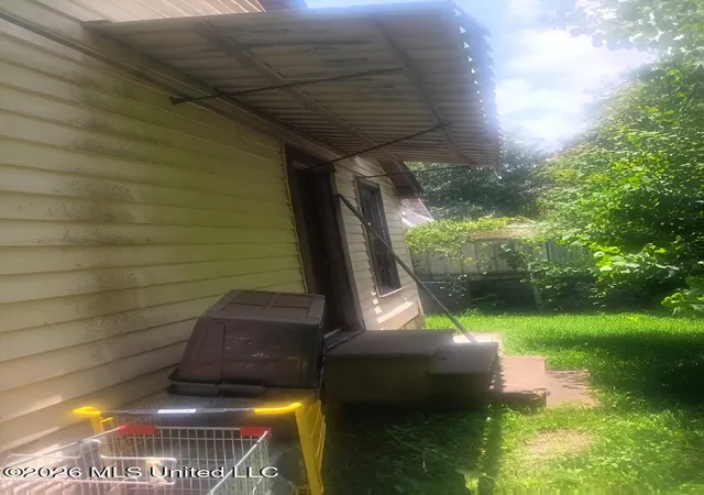 Photo 3 of Single family home for sale at 302 3rd Avenue, Meridian, MS 39301 | MLS# 4157750 | Listing updated on 2026-08-20