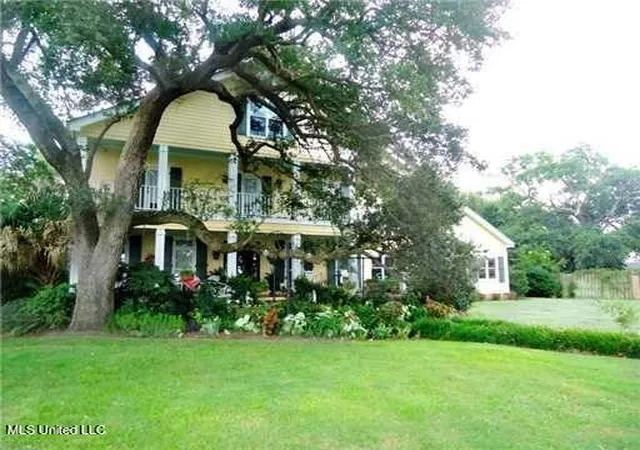 Photo 3 of Single family home for sale at 3117 Beach Blvd, Pascagoula, MS 39567 | MLS# 4156629 | Listing updated on 2026-08-14