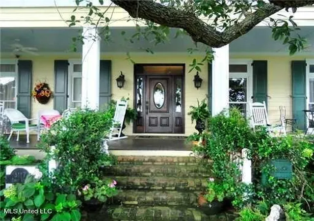 Photo 3 of Single family home for sale at 3117 Beach Blvd, Pascagoula, MS 39567 | MLS# 4156629 | Listing updated on 2026-08-14