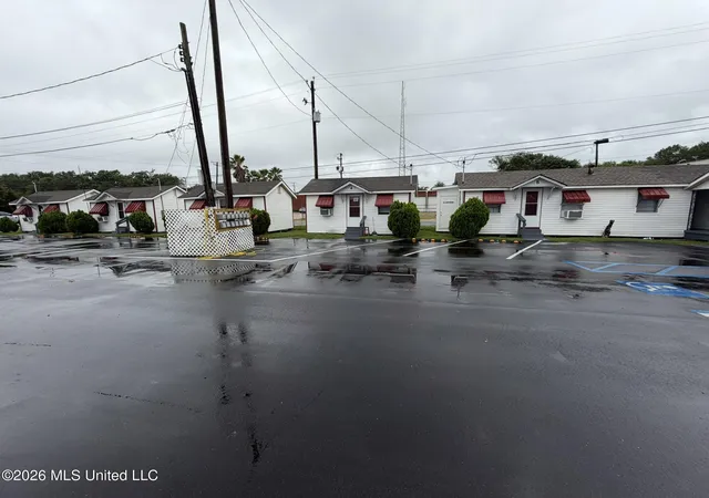 Photo 2 of Multi family home for sale at 2524 28th Avenue, Gulfport, MS 39501 | MLS# 4157330 | Listing updated on 2026-08-25