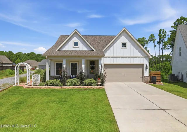 Photo 2 of Single family home for sale at 10691 Wren Grv, Gulfport, MS 39503 | MLS# 4156601 | Listing updated on 2026-09-23