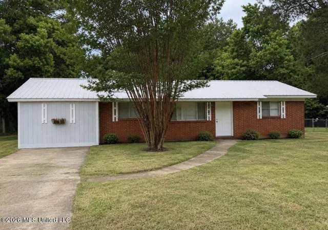 Single family home for sale at 119 Shivers St, Pelahatchie, MS 39145 | MLS# 4156599