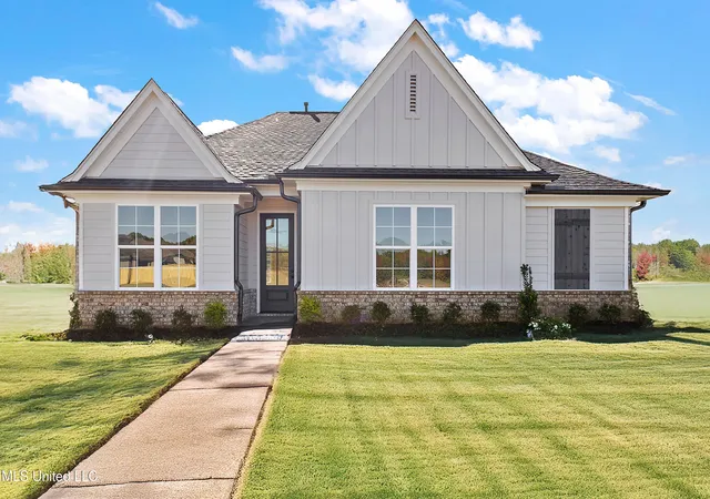 Photo 1 of Single family home for sale at 705 Washington St, Nesbit, MS 38651 | MLS# 4156600 | Listing updated on 2026-07-21