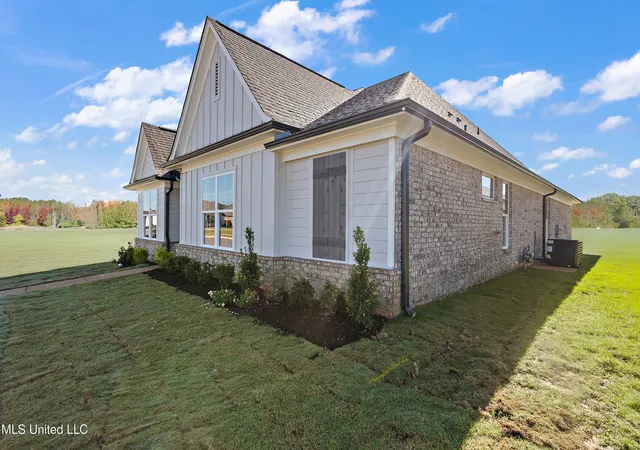 Photo 3 of Single family home for sale at 705 Washington St, Nesbit, MS 38651 | MLS# 4156600 | Listing updated on 2026-07-21