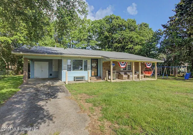 Photo 2 of Sale Pending at 5206 Fern St, Pascagoula, MS 39567 | MLS# 4156608 | Listing updated on 2026-09-02