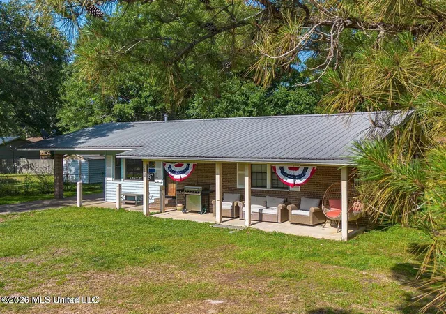 Photo 3 of Sale Pending at 5206 Fern St, Pascagoula, MS 39567 | MLS# 4156608 | Listing updated on 2026-09-02