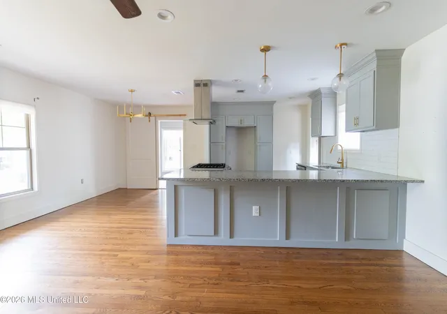 Photo 3 of Sale Pending at 4516 Meadowridge Dr, Jackson, MS 39206 | MLS# 4158496 | Listing updated on 2026-08-17