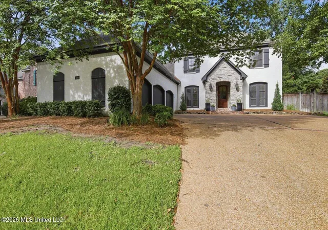 Photo 2 of Sale Pending at 520 Heatherstone Ct, Ridgeland, MS 39157 | MLS# 4156649 | Listing updated on 2026-09-04