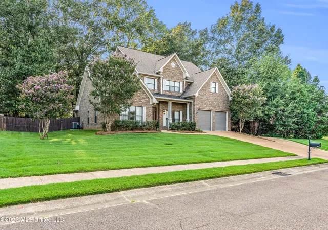 Photo 2 of Single family home for sale at 204 Oakmont Rd, Starkville, MS 39759 | MLS# 4157914 | Listing updated on 2026-08-03