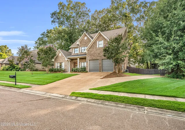 Photo 3 of Single family home for sale at 204 Oakmont Rd, Starkville, MS 39759 | MLS# 4157914 | Listing updated on 2026-08-03