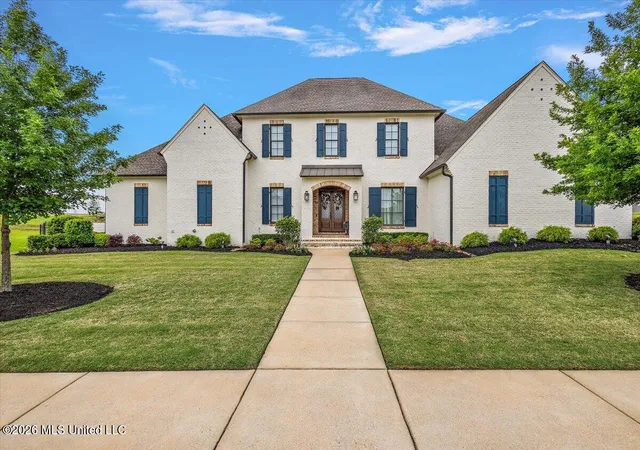 Photo 2 of Single family home for sale at 330 Lake Village Dr, Madison, MS 39110 | MLS# 4157406 | Listing updated on 2026-10-18