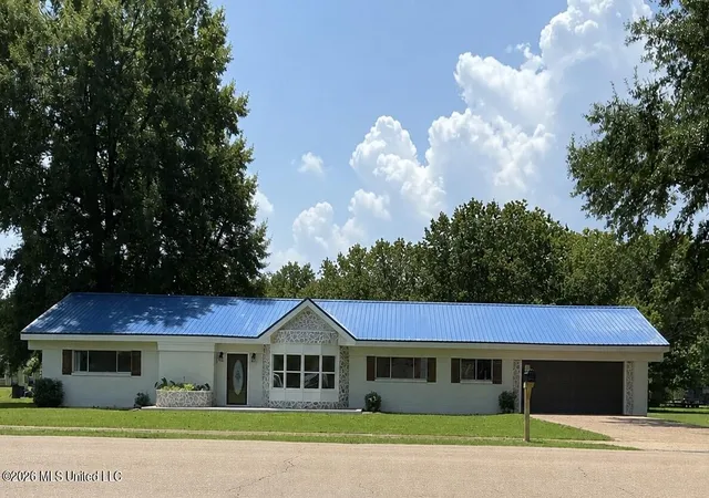 Photo 1 of Single family home for sale at 237 W Central Ave, Coldwater, MS 38618 | MLS# 4156678 | Listing updated on 2026-09-11