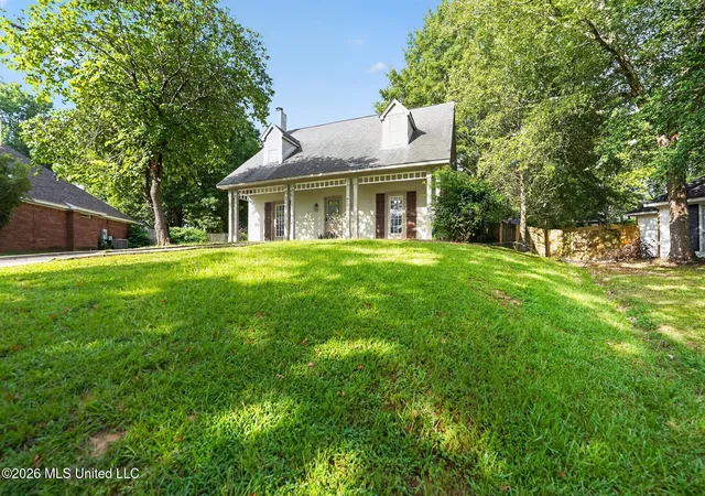 Photo 1 of Single family home for sale at 326 Crestview Dr, Madison, MS 39110 | MLS# 4156882 | Listing updated on 2026-08-20