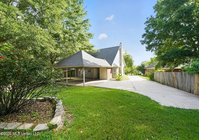 Photo 3 of Single family home for sale at 326 Crestview Dr, Madison, MS 39110 | MLS# 4156882 | Listing updated on 2026-08-20