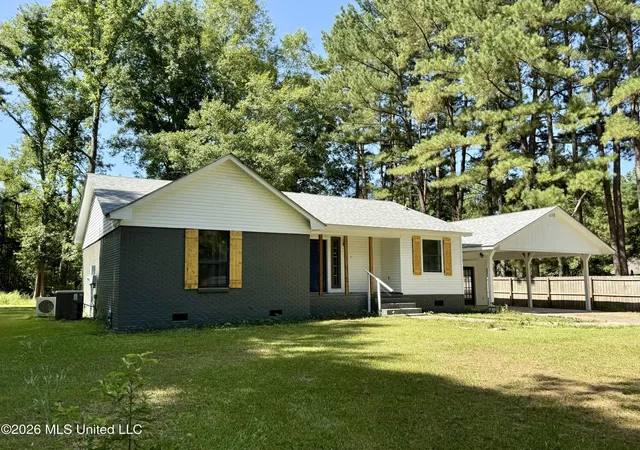 Photo 3 of Sale Pending at 912 River Rd Est, Taylorsville, MS 39168 | MLS# 4156680 | Listing updated on 2026-09-16