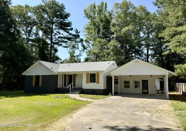 Photo 3 of Sale Pending at 912 River Rd Est, Taylorsville, MS 39168 | MLS# 4156680 | Listing updated on 2026-09-16