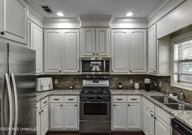 Photo 2 of Single family home for sale at 244 Greenfield Ridge Dr, Brandon, MS 39042 | MLS# 4156884 | Listing updated on 2026-08-24
