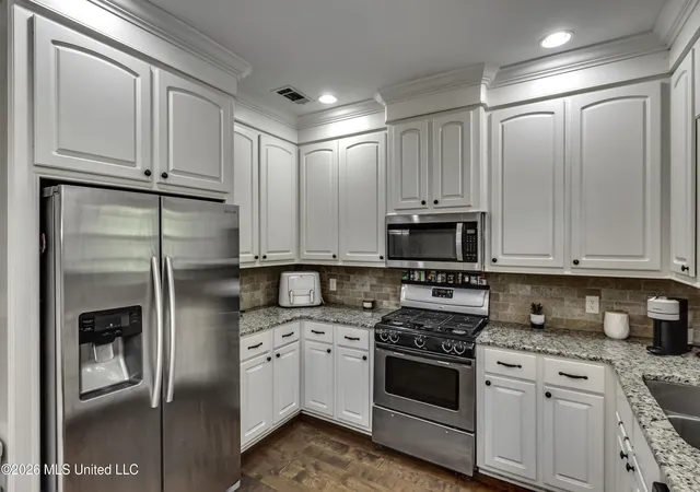 Photo 4 of Single family home for sale at 244 Greenfield Ridge Dr, Brandon, MS 39042 | MLS# 4156884 | Listing updated on 2026-09-28