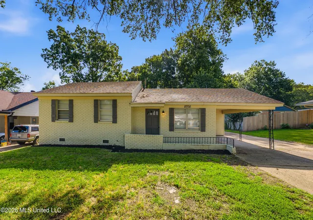 Photo 2 of Sale Pending at 8708 Yorktown Dr, Southaven, MS 38671 | MLS# 4156681 | Listing updated on 2026-08-04