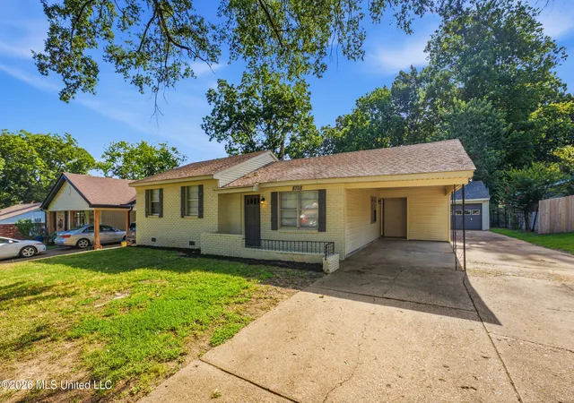 Photo 3 of Sale Pending at 8708 Yorktown Dr, Southaven, MS 38671 | MLS# 4156681 | Listing updated on 2026-08-04