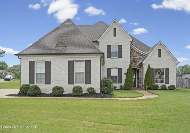 Photo 1 of Sale Pending at 1711 Carlee Dr, Hernando, MS 38632 | MLS# 4156683 | Listing updated on 2026-09-14
