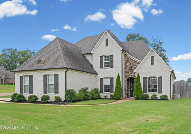 Photo 3 of Sale Pending at 1711 Carlee Dr, Hernando, MS 38632 | MLS# 4156683 | Listing updated on 2026-09-14