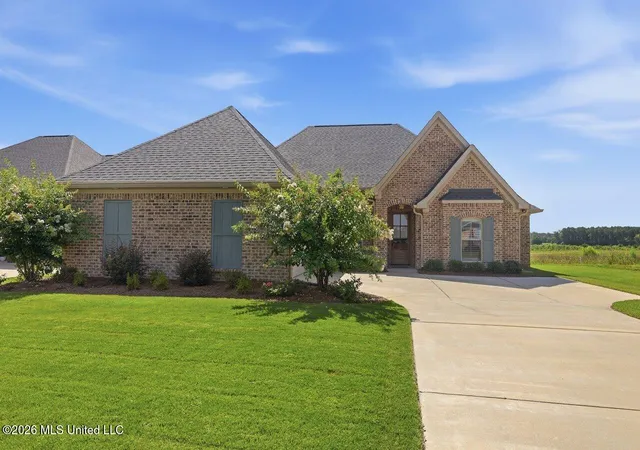 Photo 1 of Sale Pending at 1124 Old Ct Xing, Flowood, MS 39232 | MLS# 4156690 | Listing updated on 2026-08-26