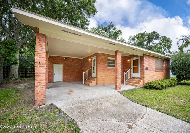 Photo 3 of Sale Pending at 1907 9th Street, Pascagoula, MS 39567 | MLS# 4156961 | Listing updated on 2026-08-14
