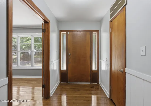 Photo 3 of Single family home for sale at 5863 Canton Park Dr, Jackson, MS 39211 | MLS# 4157354 | Listing updated on 2026-09-08