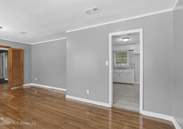 Photo 4 of Single family home for sale at 5863 Canton Park Dr, Jackson, MS 39211 | MLS# 4157354 | Listing updated on 2026-09-27