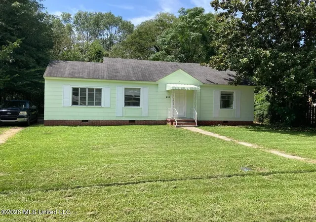 Photo 2 of Single family home for sale at 239 Mason Blvd, Jackson, MS 39212 | MLS# 4156727 | Listing updated on 2026-07-22