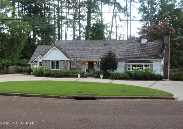 Photo 1 of Single family home for sale at 415 Perkins Dr, Brookhaven, MS 39601 | MLS# 4156759 | Listing updated on 2026-08-06