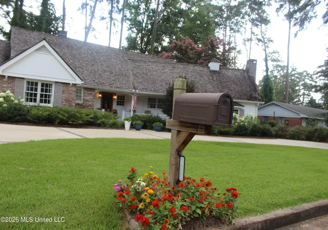 Photo 4 of Sale Pending at 415 Perkins Dr, Brookhaven, MS 39601 | MLS# 4156759 | Listing updated on 2026-09-23