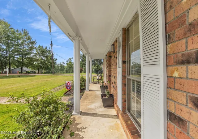 Photo 2 of Single family home for sale at 202 Moore Dr, Batesville, MS 38606 | MLS# 4156751 | Listing updated on 2026-07-30