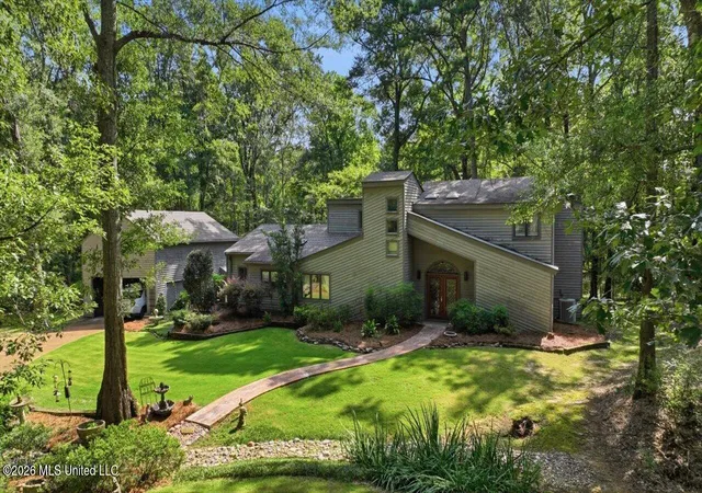 Photo 2 of Sale Pending at 13 Montgomery Ln, Canton, MS 39046 | MLS# 4156976 | Listing updated on 2026-09-10