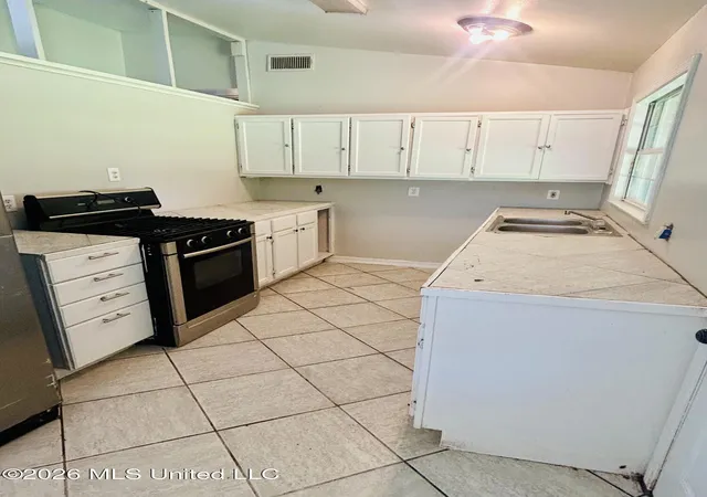 Photo 3 of Sale Pending at 1210 Plum St, Vidalia, LA 71373 | MLS# 4156816 | Listing updated on 2026-08-08