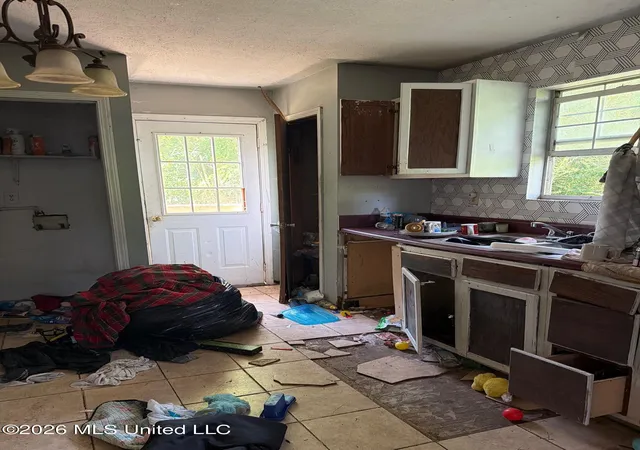 Photo 3 of Sale Pending at 995 Old Hwy 15, Ellisville, MS 39437 | MLS# 4156784 | Listing updated on 2026-09-03