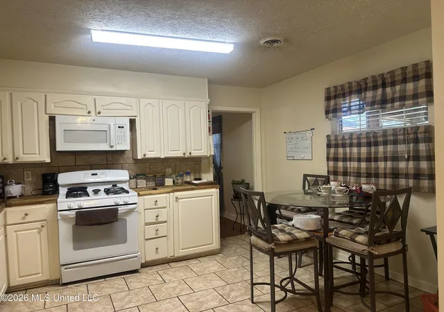 Photo 4 of Single family home for sale at 751 Neering Trl, Jackson, MS 39206 | MLS# 4156792 | Listing updated on 2026-08-05