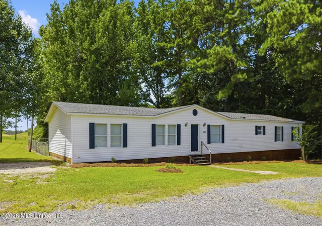 Photo 3 of Manufactured home for sale at 101 Ken Dr, Brandon, MS 39042 | MLS# 4157128 | Listing updated on 2026-09-12
