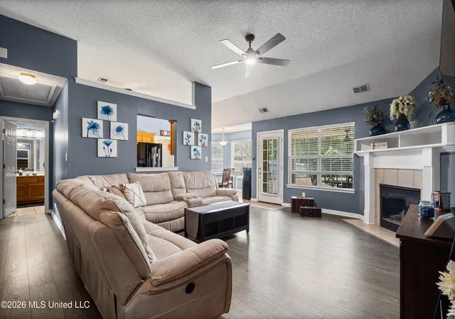 Photo 4 of Single family home for sale at 9768 Crape Myrtle Dr, Olive Branch, MS 38654 | MLS# 4156798 | Listing updated on 2026-09-11