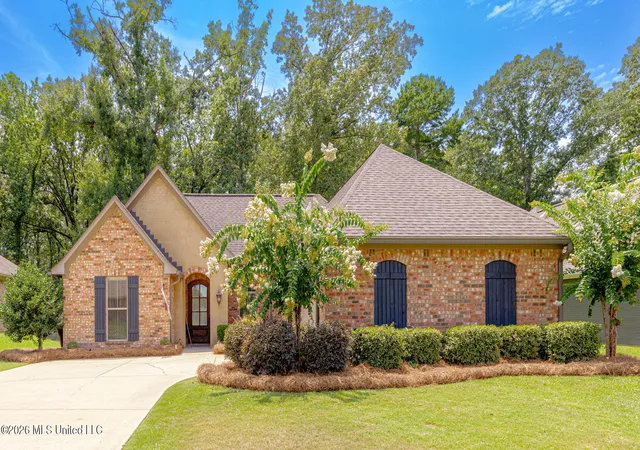 Photo 2 of Sale Pending at 915 Timberton Dr, Pearl, MS 39208 | MLS# 4157671 | Listing updated on 2026-08-14