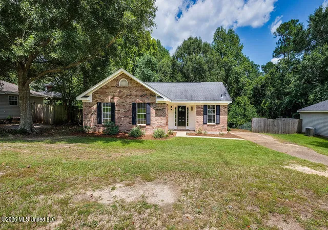 Photo 1 of Sale Pending at 3019 Scarlet Oak Dr, Mobile, AL 36608 | MLS# 4156803 | Listing updated on 2026-09-01