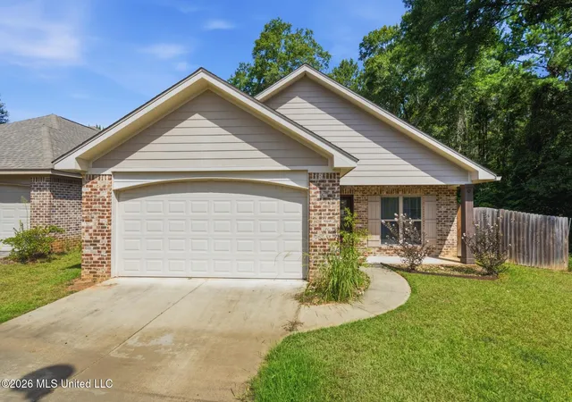 Photo 1 of Single family home for sale at 13 Sienna Ln, Sumrall, MS 39482 | MLS# 4156809 | Listing updated on 2026-07-23