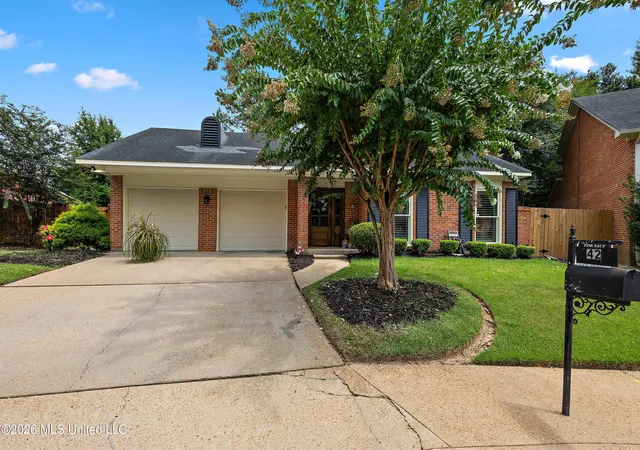 Photo 1 of Single family home for sale at 42 Robinwood Pl, Jackson, MS 39211 | MLS# 4156817 | Listing updated on 2026-09-17