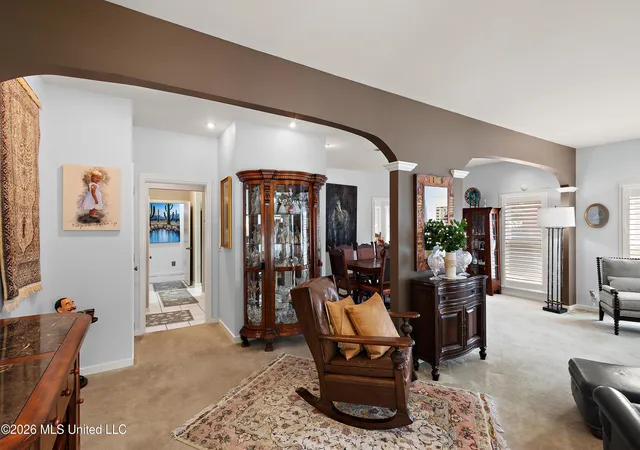 Photo 3 of Single family home for sale at 42 Robinwood Pl, Jackson, MS 39211 | MLS# 4156817 | Listing updated on 2026-09-17
