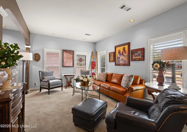Photo 3 of Single family home for sale at 42 Robinwood Pl, Jackson, MS 39211 | MLS# 4156817 | Listing updated on 2026-09-17