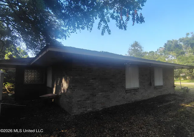 Photo 3 of Single family home for sale at 311 Lakeview Blvd, Biloxi, MS 39531 | MLS# 4156814 | Listing updated on 2026-09-18