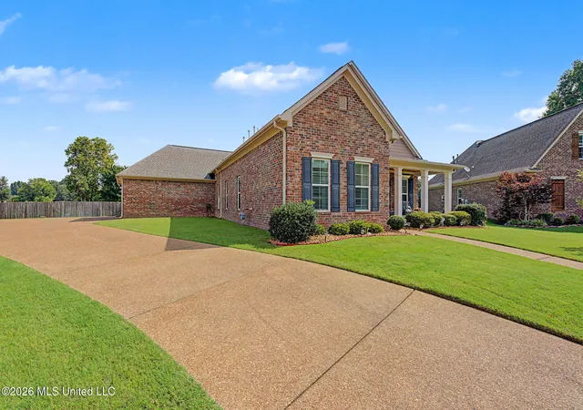Photo 3 of Single family home for sale at 6105 Arnold Palmer Cvs, Olive Branch, MS 38654 | MLS# 4156958 | Listing updated on 2026-10-06