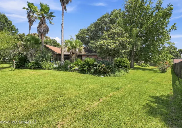 Photo 3 of Single family home for sale at 1511 Pawnee St, Pascagoula, MS 39581 | MLS# 4156850 | Listing updated on 2026-07-23