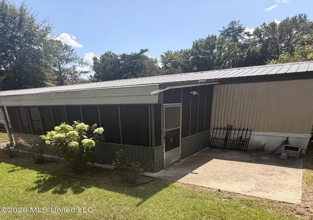 Photo 3 of Manufactured home for sale at 13 Douglas Cir, Sontag, MS 39665 | MLS# 4156862 | Listing updated on 2026-09-14